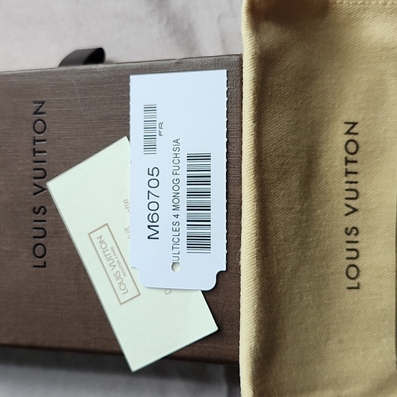 Louis Vuitton 4 key holder - Picture 13 of 13